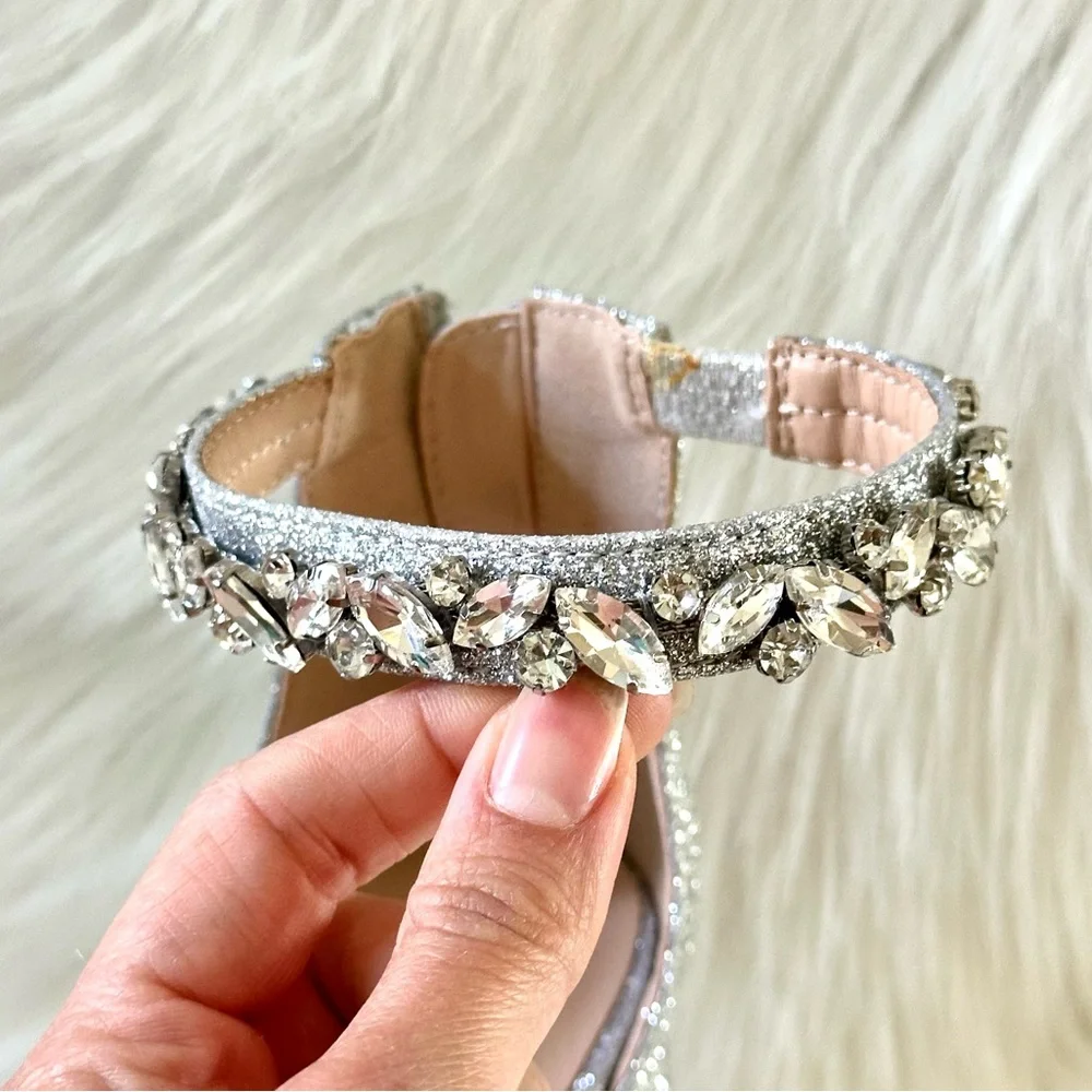 NWOT DREAM PAIRS Women's Low Chunk Heel Silver Sparkling Prom Sandals Size 8.5
